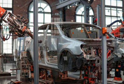 Мантуров назвал стоимость перезапуска иностранных автозаводов в России