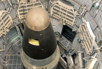 СВР заявила о планах Британии и Франции передать Украине ядерное оружие