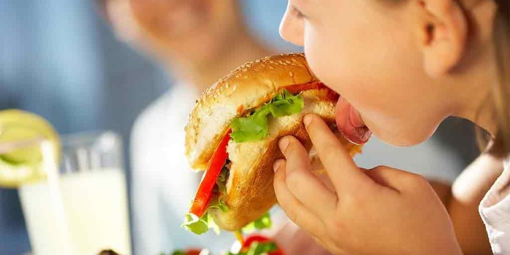 5 неочевидных привычек в питании, которые вредят Вашему здоровью