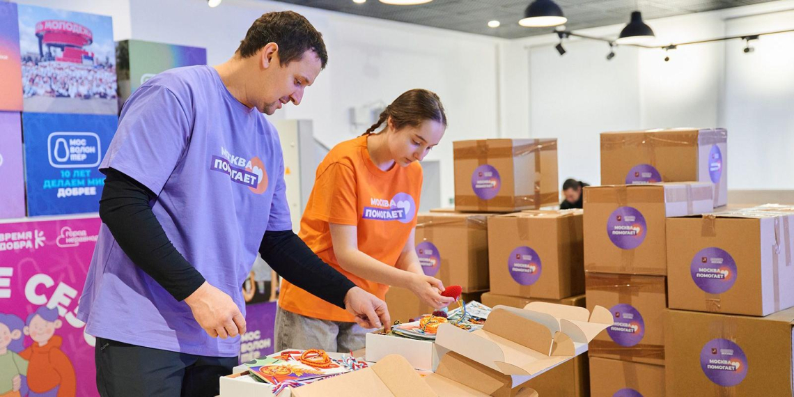 Москвичи отправили 73 тонны бутилированной воды в новые регионы и приграничье