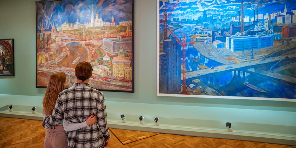 Выставка Русского музея на ВДНХ приняла 100-тысячного посетителя