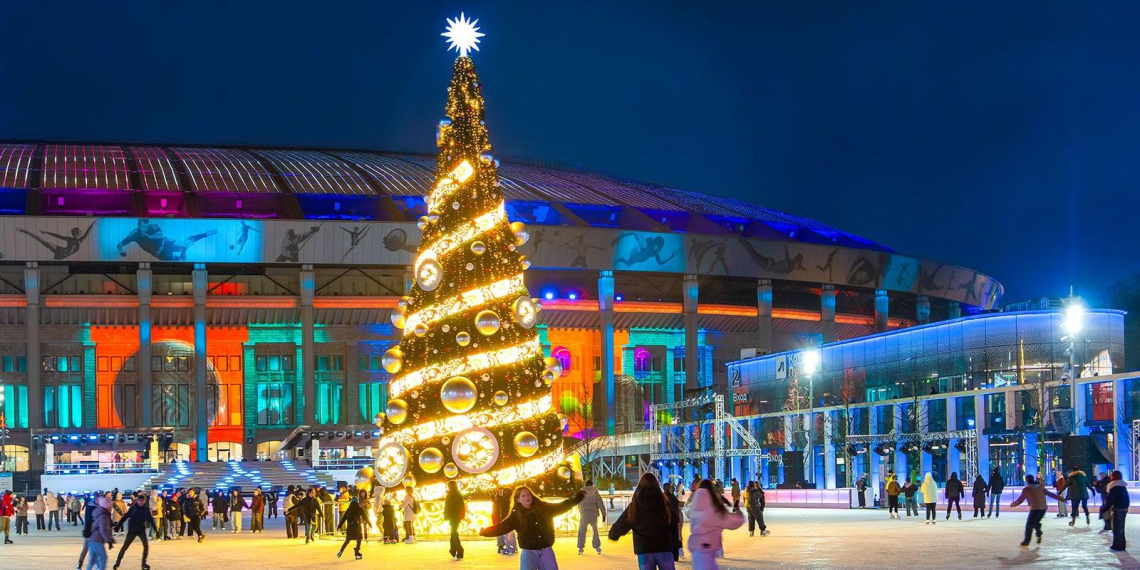 Предприниматели Москвы оценили влияние турпотока на рост выручки в новогодние праздники