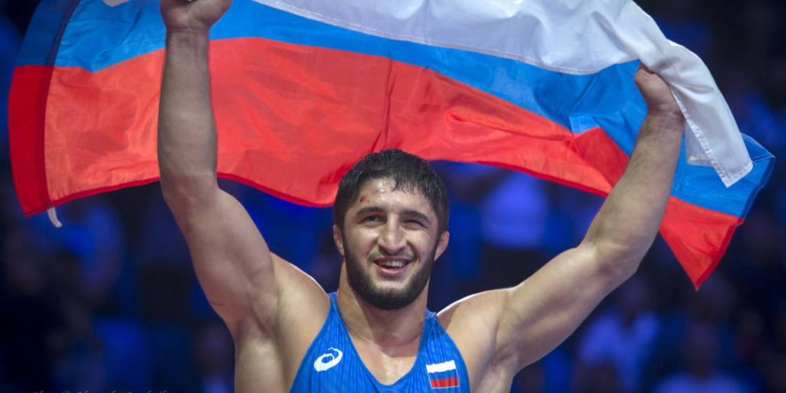 Федерация борьбы разрешила россиянам выступать с национальными символами