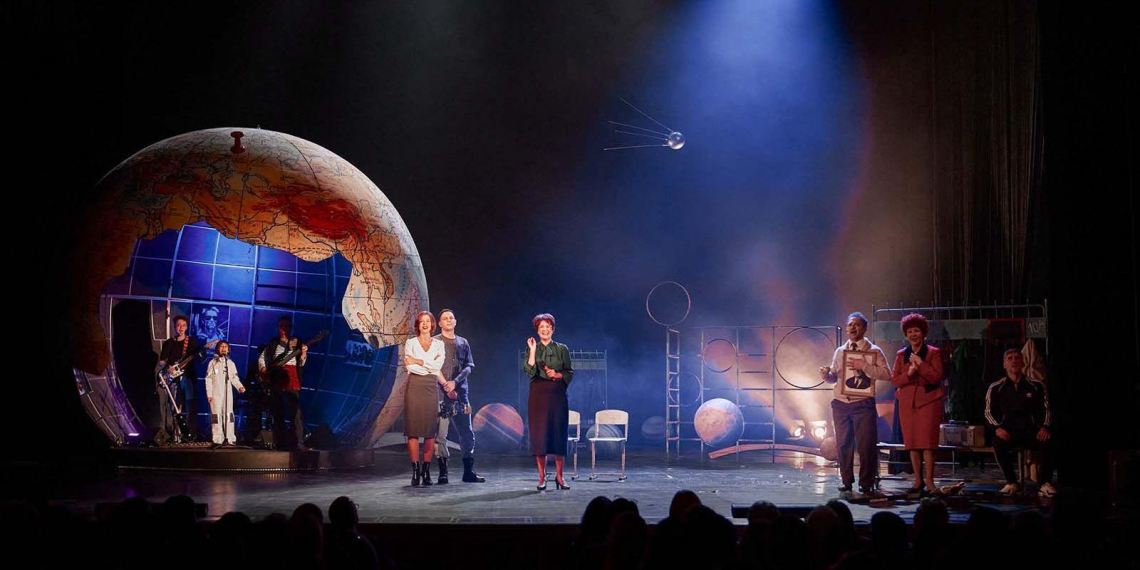 "Мосбилет" приглашает на встречу с космонавтом Волковым и спектакль "Космос"