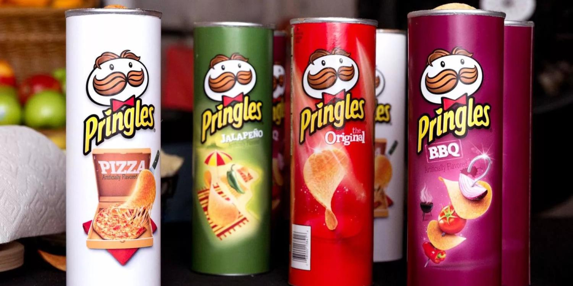 "Коммерсантъ": производитель Pringles продаст российский бизнес "Черноголовке"
