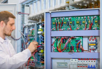 Собянин: оборот электротехнической промышленности Москвы вырос на 22%