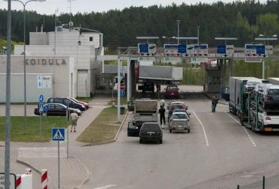Не пропущенный пограничниками эстонец перелез в Россию через ворота КПП