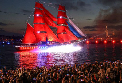 В ночь на 29 июня Санкт-Петербург озарится яркими огнями праздника "Алые паруса"