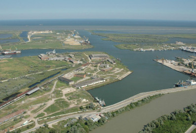 На Кубани произошло возгорание на морском терминале после атаки БПЛА