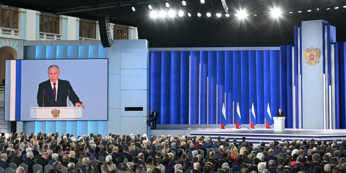 Политологи и общественники объяснили поддержку послания Владимира Путина россиянами 