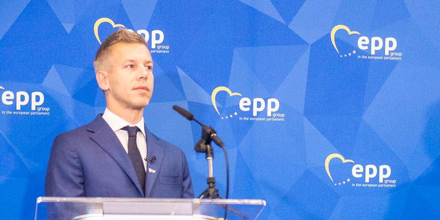 Мадьяр выступил против финансирования Венгрией кредита ЕС для Украины