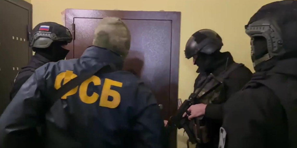 ФСБ задержала более 20 человек по делу о нелегальной миграции и хищении гособоронзаказа