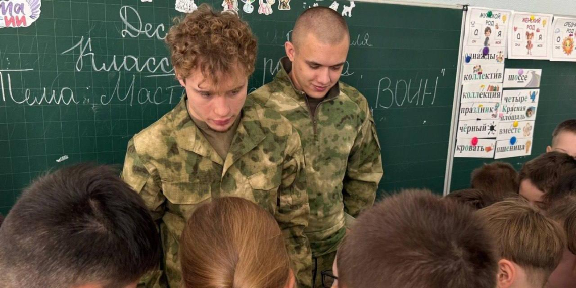 Инструкторы Центра "ВОИН" провели занятие по огневой подготовке для школьников Мелитополя