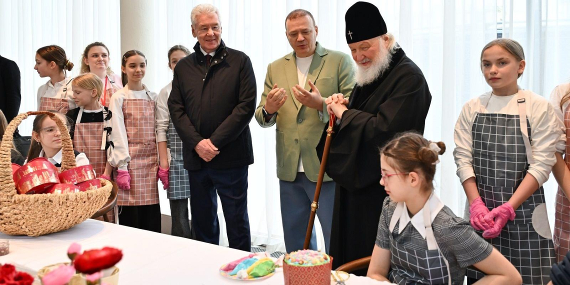 Сергей Собянин и патриарх Кирилл посетили фестиваль "Пасхальный дар"