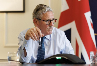 Кремль прокомментировал попытку Лондона наладить контакт