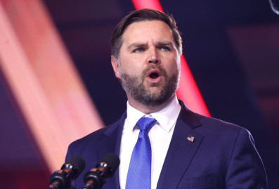 Вэнс заявил о попытках Украины вмешиваться в выборы в США и Венгрии