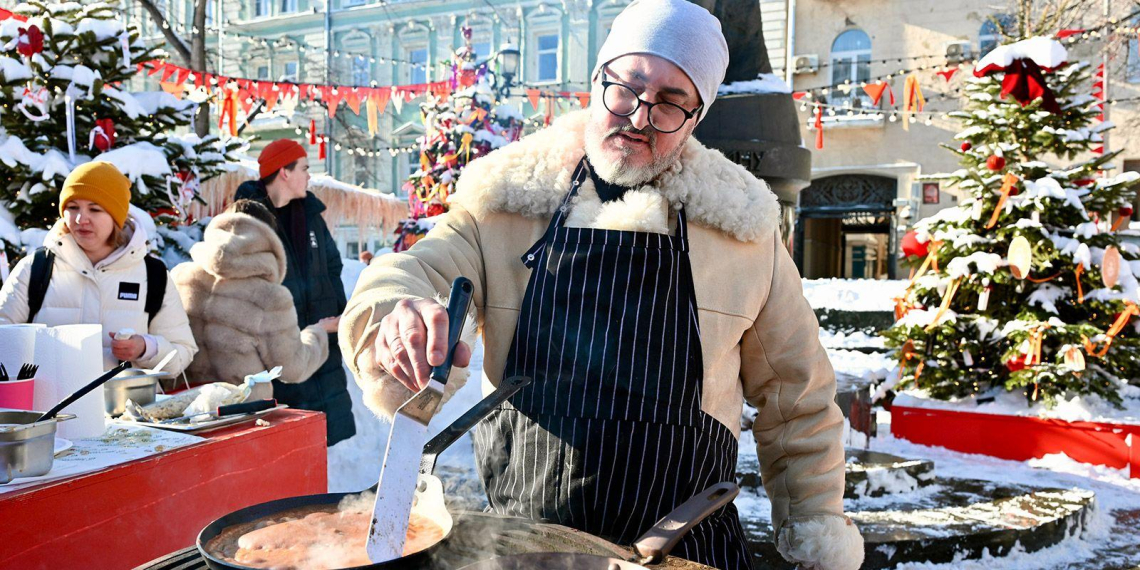 Участники фестиваля "Масленица" передали часть вырученных средств бойцам СВО