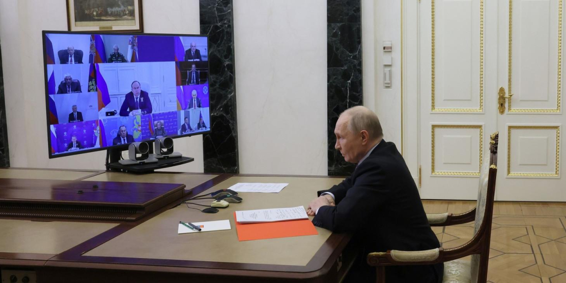 Путин поручил обеспечить бесперебойный доступ в интернет во время ограничений
