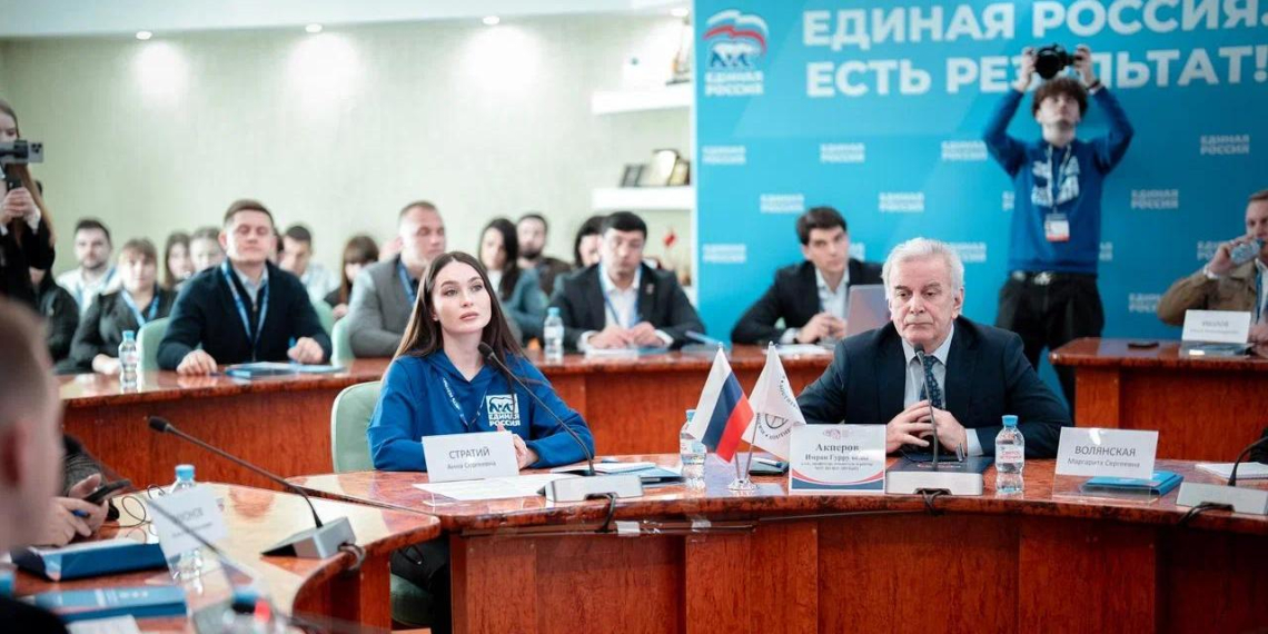 "Единая Россия" включит в Народную программу молодёжные стандарты городской среды