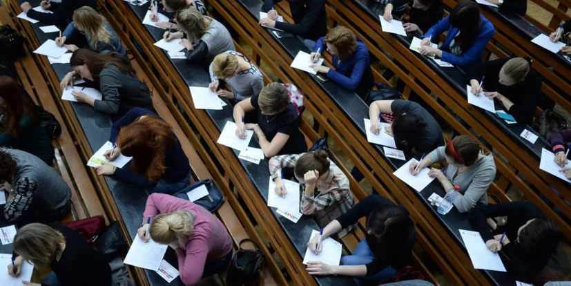 Правительство ввело стипендии в 20 тысяч рублей для студентов за особые достижения