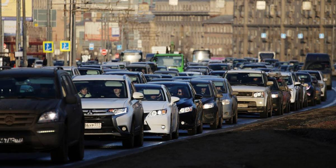 "Автостат": автопарк в России сократился на 6 млн машин