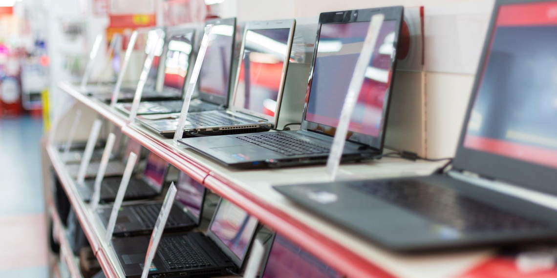 "Коммерсантъ": На складах российских дистрибьюторов скопилось более миллиона ноутбуков