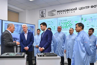 Собянин открыл в Москве первое в России производство фотонных интегральных схем