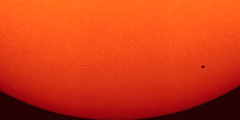 Solar Orbiter снял видео прохода Меркурия по диску Солнца