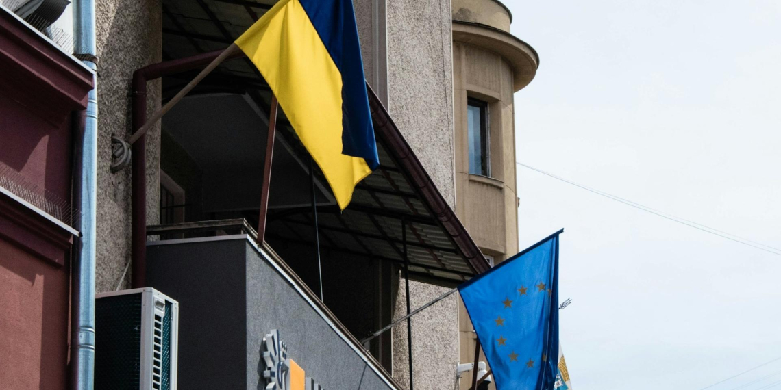 Европа отказалась напрямую отдавать Украине доходы от замороженных активов России