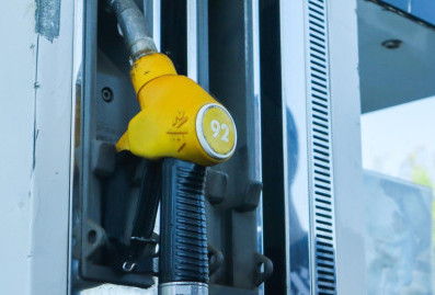 В Подмосковье запретили продавать топливо подросткам