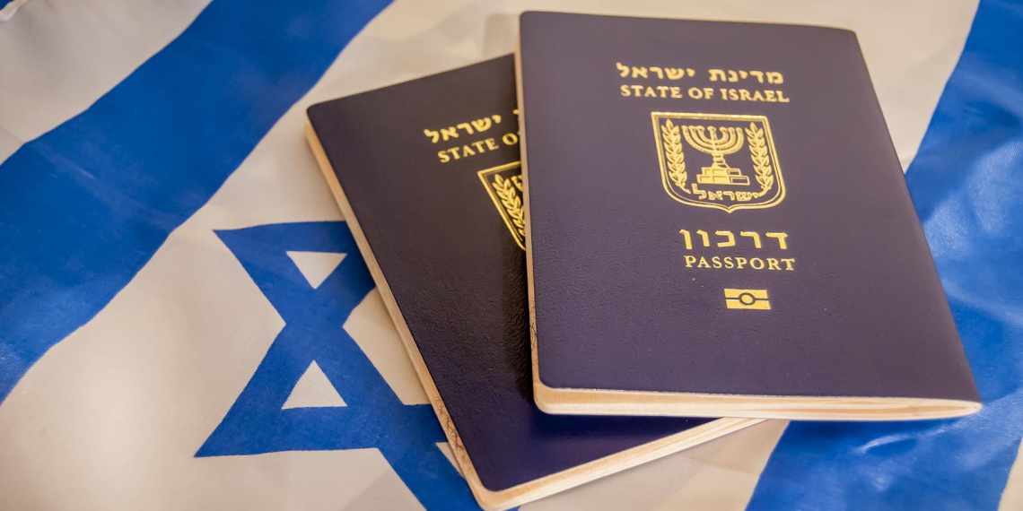 Трех израильских чиновниц арестовали за незаконную выдачу гражданам РФ паспортов Израиля