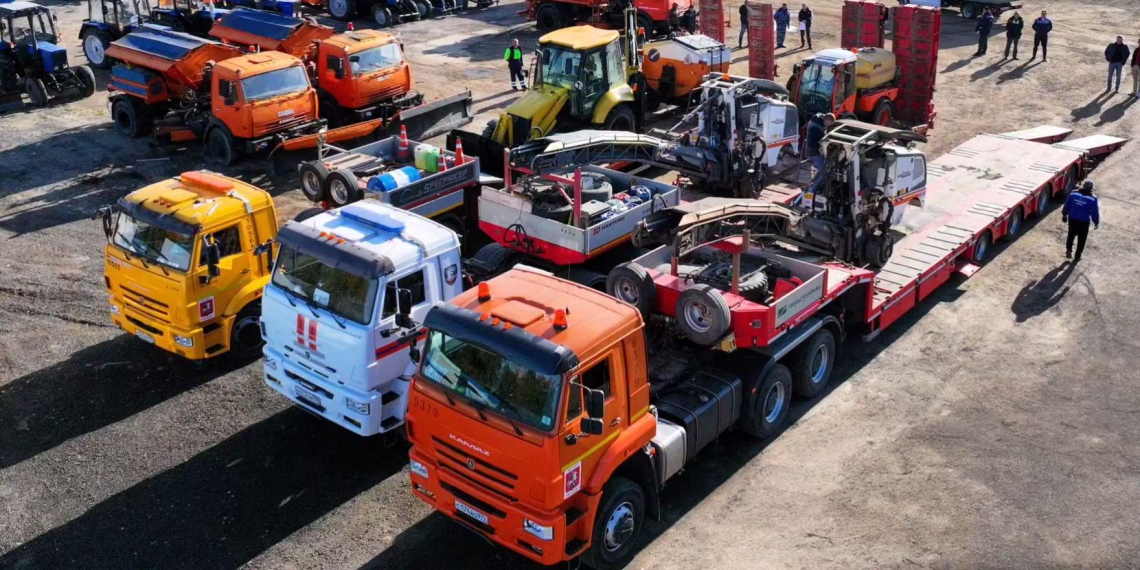 Сергей Собянин: Москва передала коммунальную технику новым регионам России