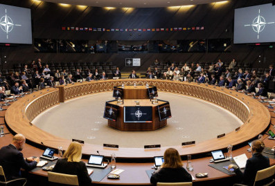 Песков согласился со словами Вучича о приготовлении Европы к войне 