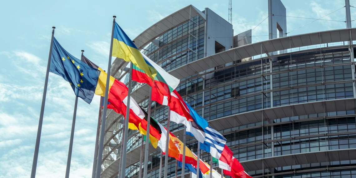 Euractiv: Франция и Нидерланды больше всех мешают вступлению Украины в ЕС