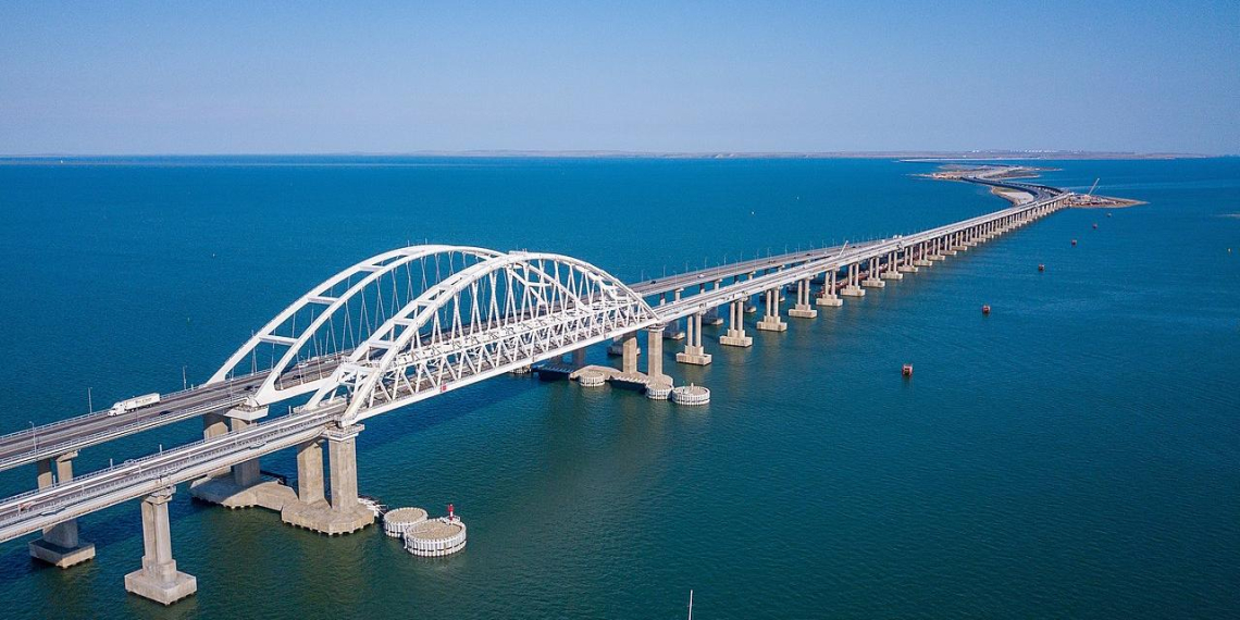 По Крымскому мосту разрешат провозить до 200 л топлива