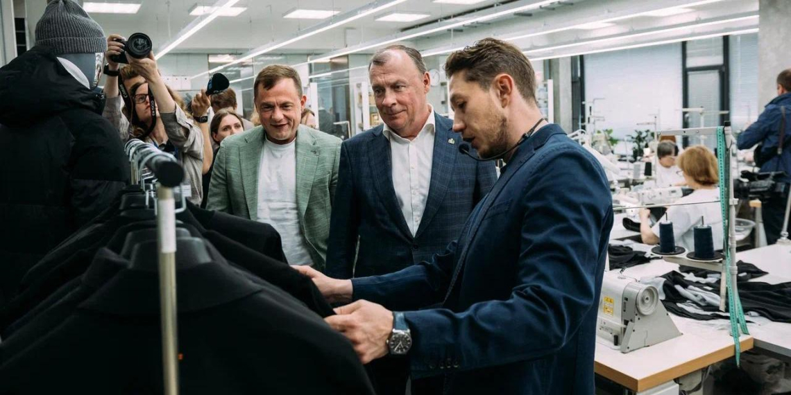 В Екатеринбурге представили новую коллекцию российской технологичной одежды 