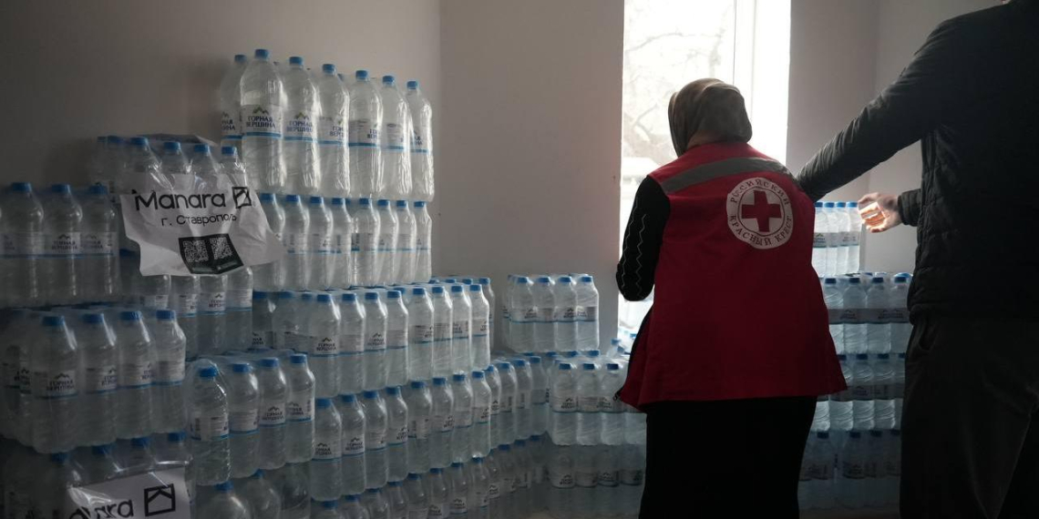 Красный Крест доставил 18 тонн помощи пострадавшим от наводнения в Дагестане