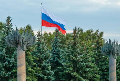 Роль героизма в современной России обсудили на круглом столе ЭИСИ в Москве