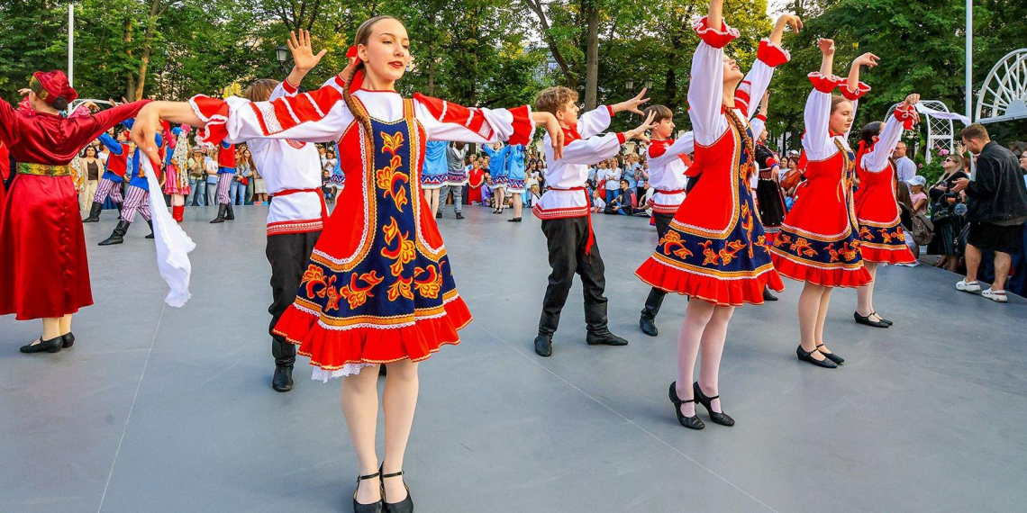 В рамках "Лета в Москве" на Чистопрудном бульваре устроят танцевальную сцену