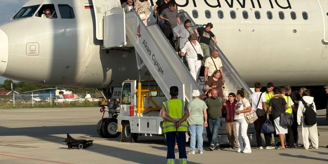 Аэропорт "Сухум" принял первый прямой рейс из Казани 