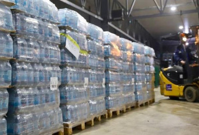 Из Подмосковья на Донбасс направили 30 тонн питьевой воды и медикаменты