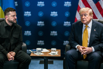 FT: Зеленский просил Трампа ввести санкции против создателей российского аналога Starlink