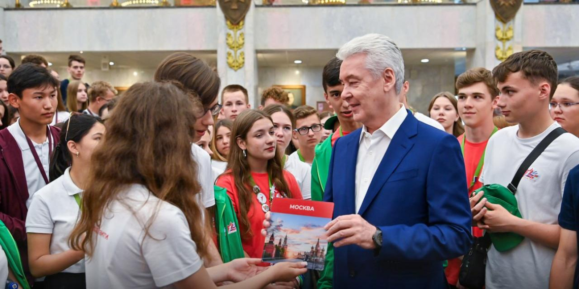 Собянин рассказал об успехах гражданско-патриотического воспитания в школах Москвы