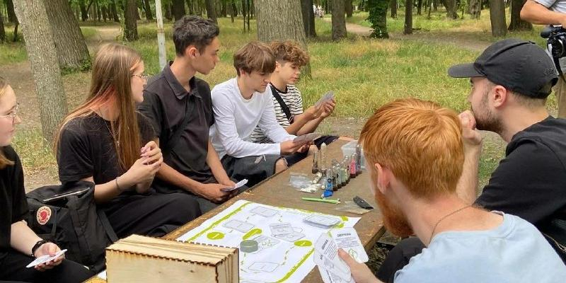 В Запорожской области активисты Экосистемы создали настольную игру об экологии