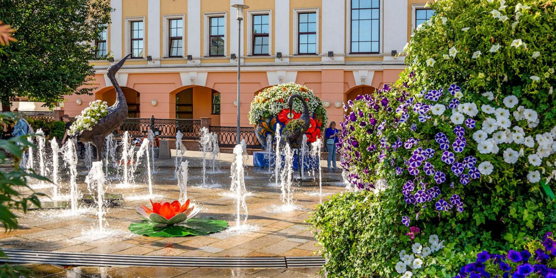 Столичный бизнес помог украсить площадки фестиваля "Сады и цветы"