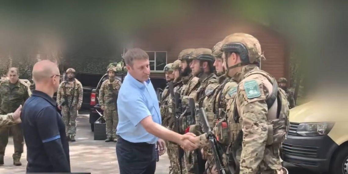 Шуваев посетил базу отряда "БАРС-Белгород" и обсудил усиление защиты приграничья 