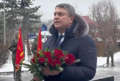 Глава ЛНР Леонид Пасечник почтил память освободителей Ворошиловграда