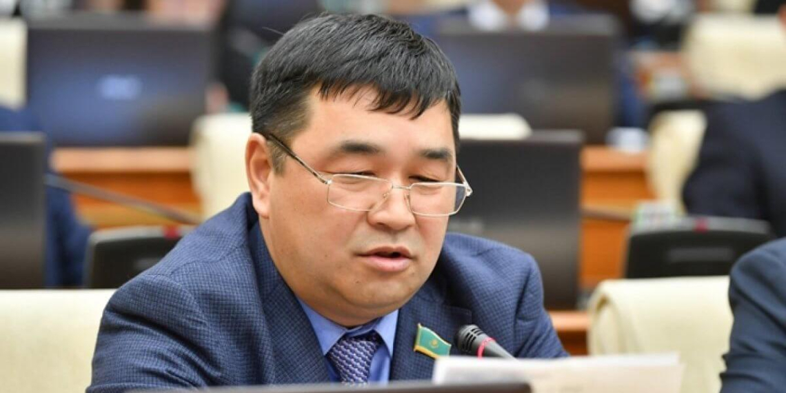В Казахстане депутатов начали лишать мандатов за поддержку России и СВО