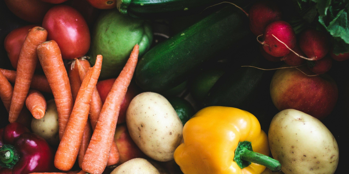 Социально значимые продукты в январе подешевели на 10%