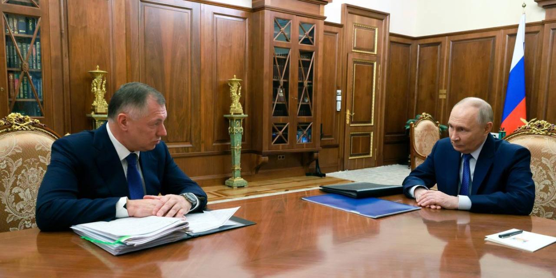 Путин встретился с Хуснуллиным: в повестке – жильё, дороги и благоустройство 
